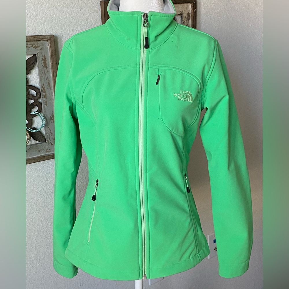 Women’s The Northface Softshell Jacket. Size Smal… - image 1